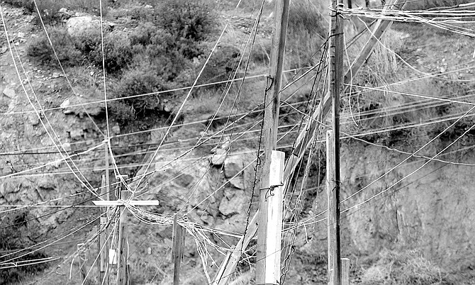 Illegal power connections, eastern area of Tijuana