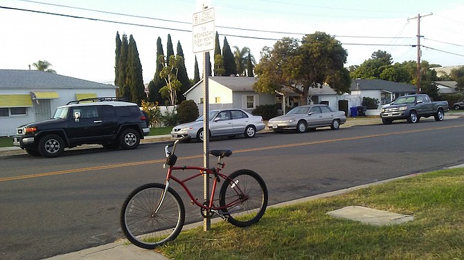 Locking bikes to street signs is illegal in San Diego