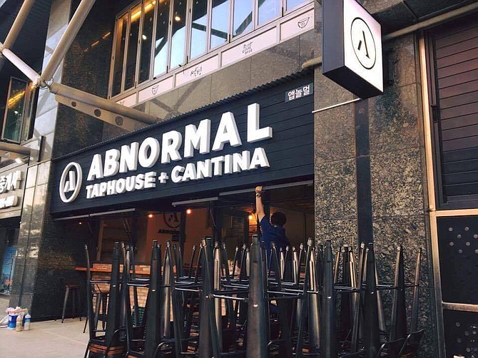 Abnormal's Taphouse + Cantina in Busan serves beer and San Diego-style street tacos.