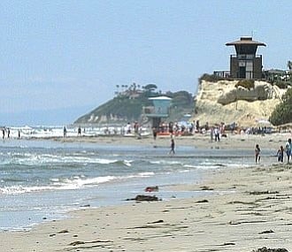 The project replaces the 1960s-built lifeguard tower that was taken down in late 2014 due to threatening bluff erosion. 