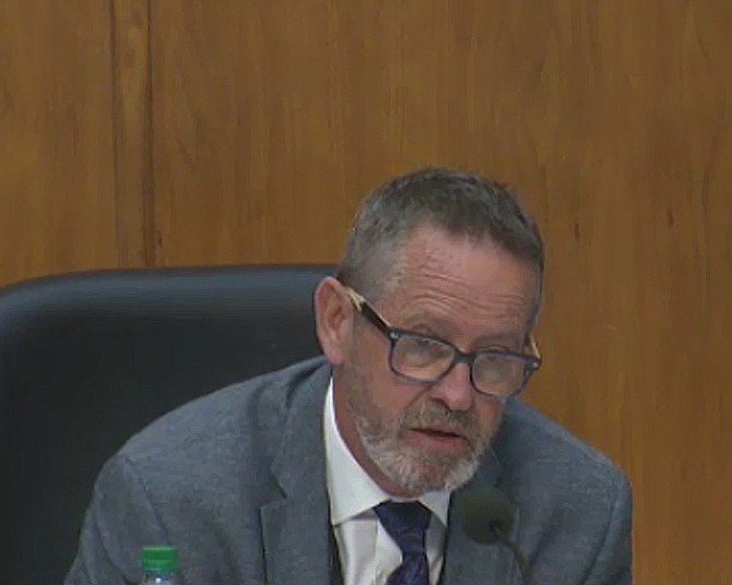 Commissioner and architect Doug Austin said, "It's not particularly attractive, it's out of scale, it doesn't do anything to try to fit the scale." 