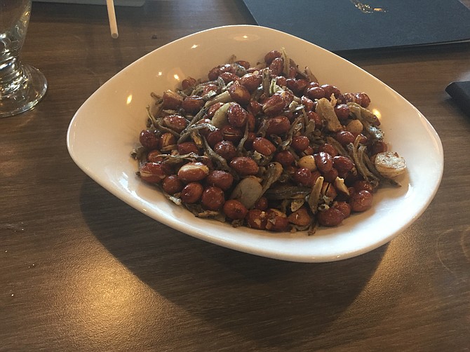 Fried peanuts and anchovies