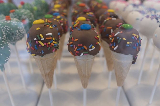 Decorative cakes dressed to resemble ice cream cones