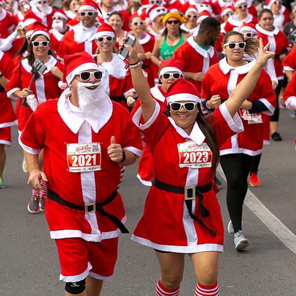 A 5K with Santa suits