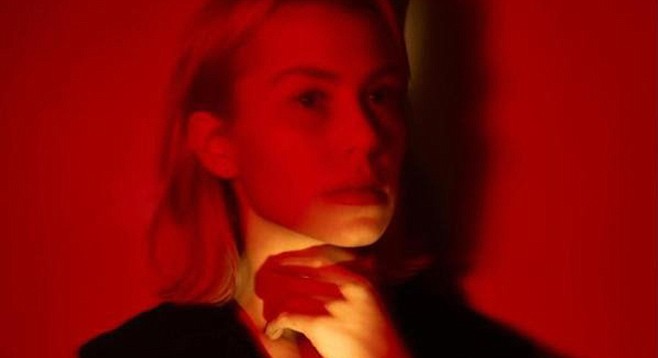 Phoebe Bridgers, a combination of froth and melancholy