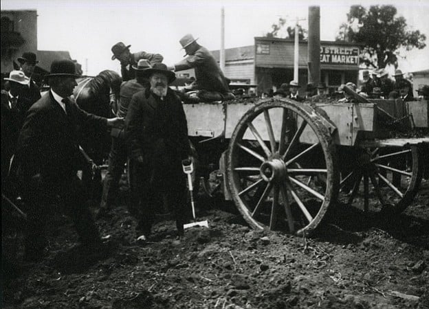 Horton at the 1906 groundbreaking of the Elks Lodge at Broadway and Second Avenue (Horton is up front holding the shovel).