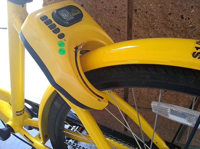 Broken locking mechanism on an ofo bike in El Cajon on March 28. The bike wasn't even showing up on the ofo app through gps.