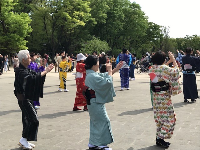 Traditional Japanese dance, Ueno Park, Tokyo.