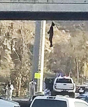  On Tuesday, July 31, authorities found a man hanging from the bridge Valle Bonito, on the heavily trafficked Bulevar 2000.