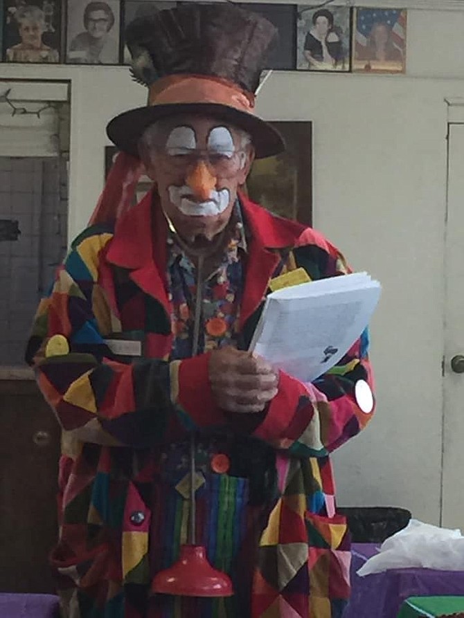 Clown class April 27 2019 Pokonose speaking on hospital clowning