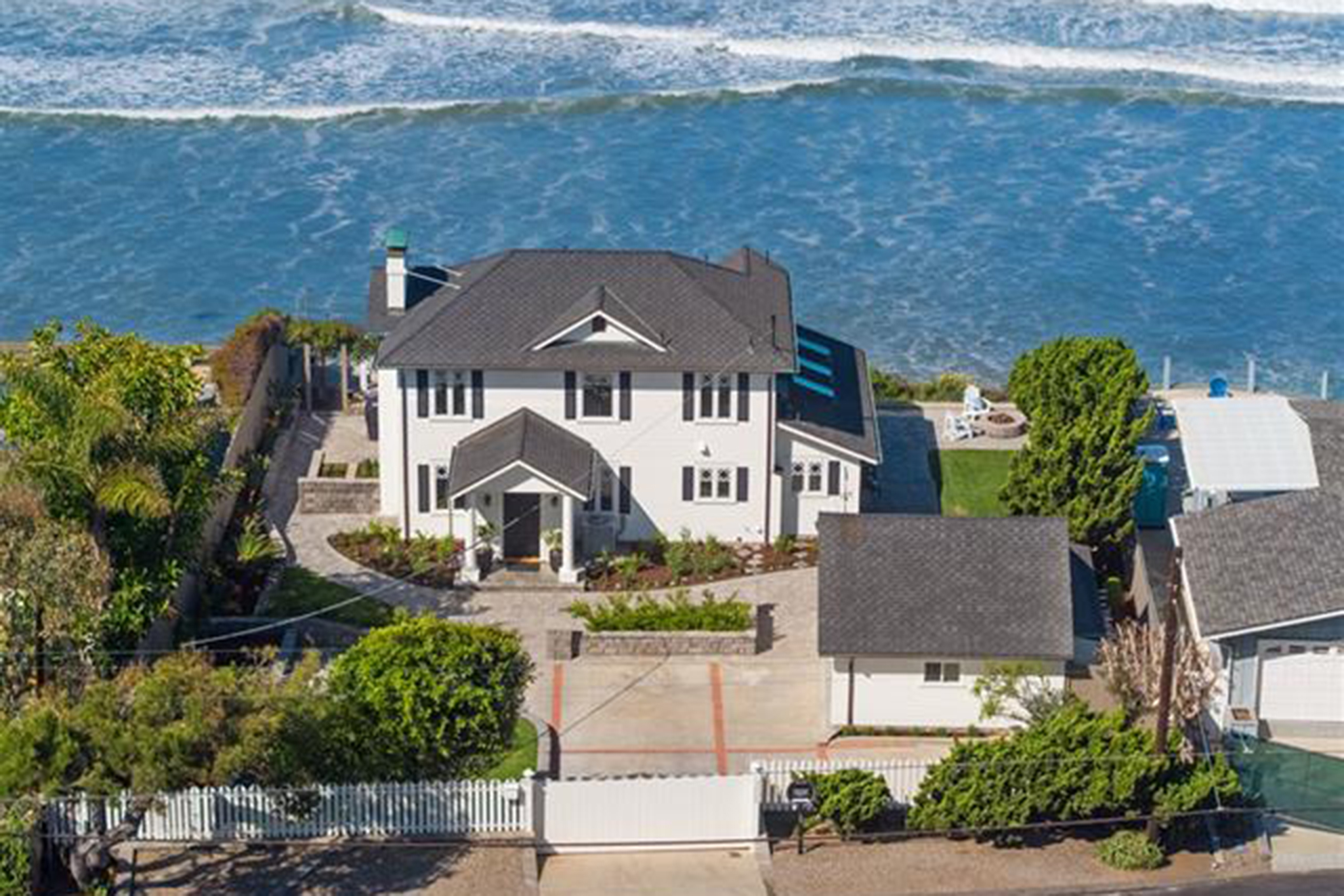 Oldest Encinitas Blufftop Mansion Once Owned By Charlie Chaplin San 