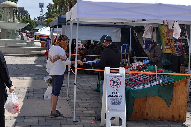 Cash and card transactions allowed at the farmers market, but no-contact payments like Apple Pay and venmo preferred during coronavirus outbreak.