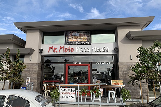 Mr. Moto Pizza House, Ocean Beach location