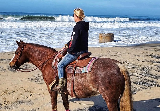 Andrea Lehnert: "Last year, we encountered one bobcat in front of us on the horse trail."