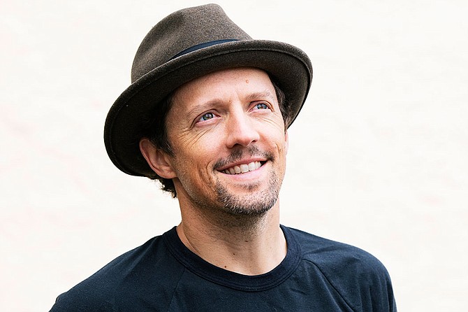 Join Jason Mraz for the world premiere of his exciting new live show, featuring songs old and new performed by Jason & his reggae band on the Belly Up stage.