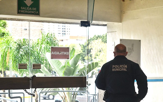 “They came without any identification to take us out of our workspace, we ask them to identify themselves."