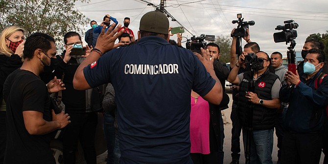 “His death is your fault,” Sonia de Anda told the communicator.
