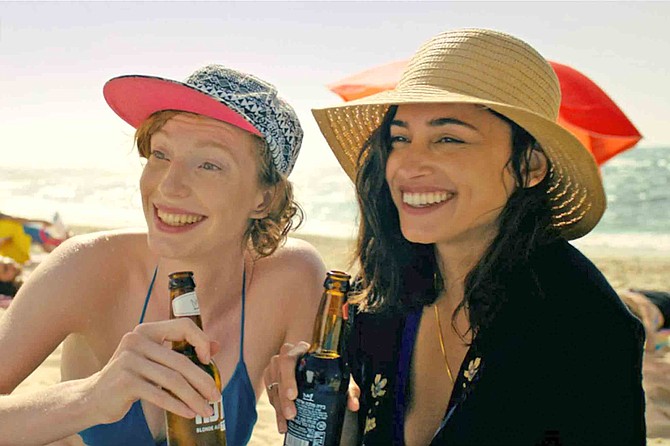 When Shira and Maria fall in love and decide to get married, sparks begin to fly between their Israeli and German families, whose differences seem insurmountable.