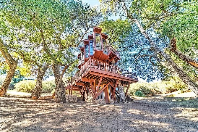 A treehouse worthy of all-caps intensity.