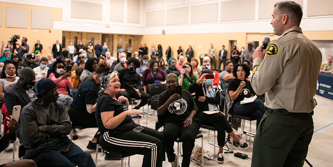 Union-Tribune photo of follow-up meeting of Lakeside residents,
