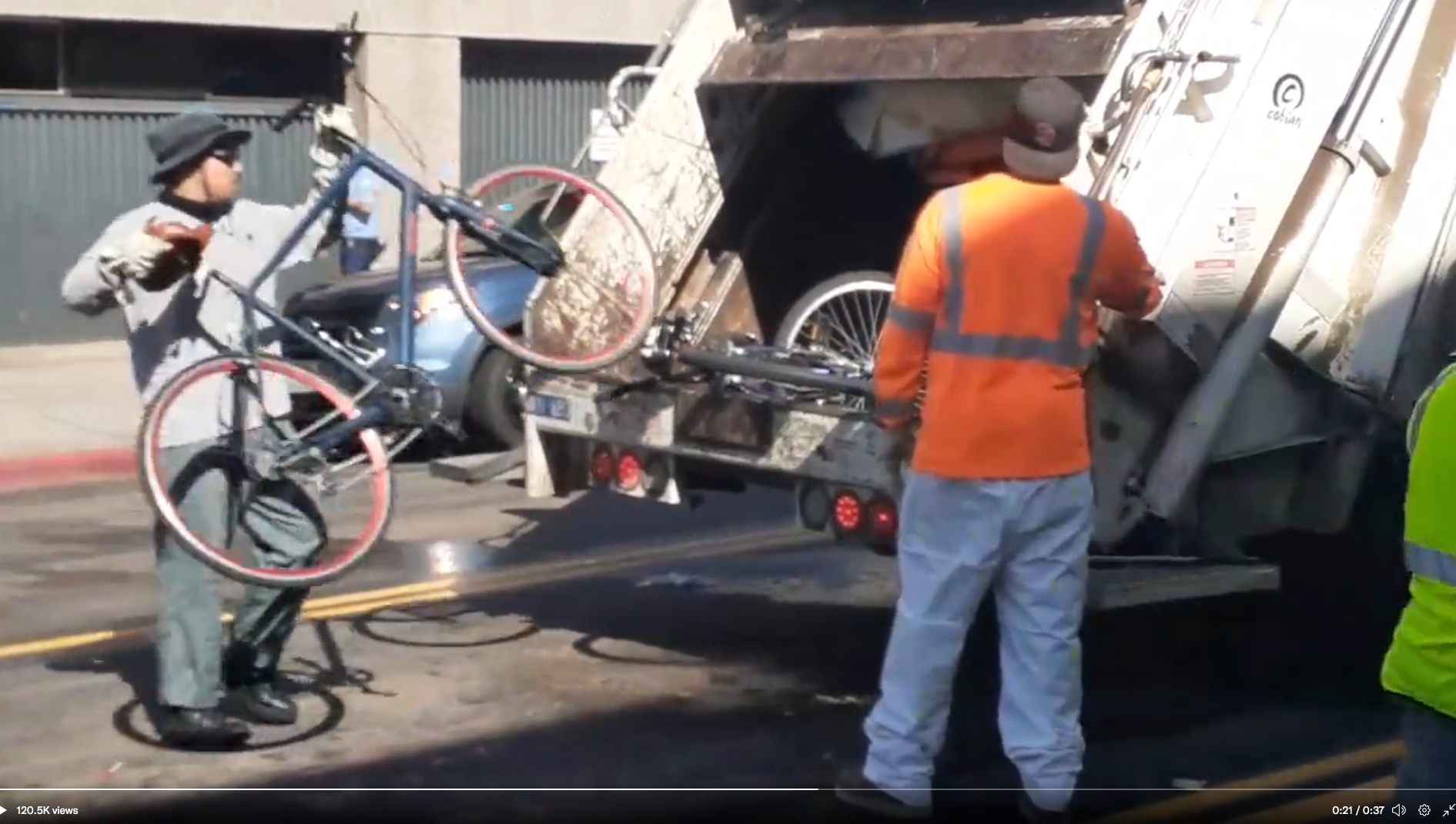San Diego city workers clean up homeless bikes - Vimarsana News