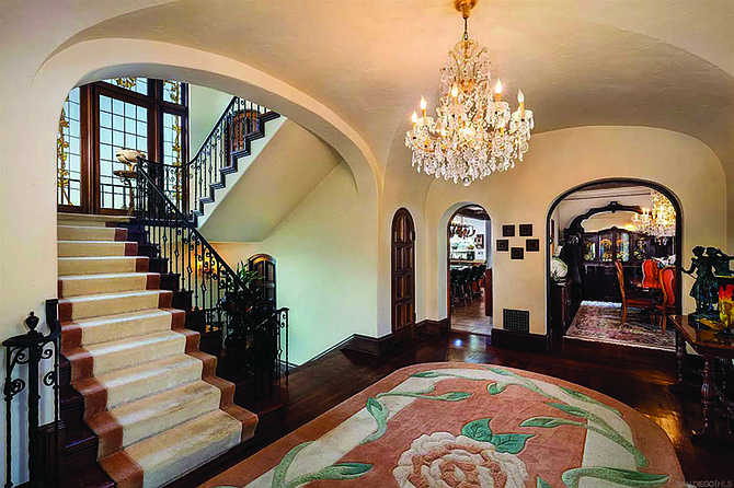 An ideal entranceway/staircase. No notes.