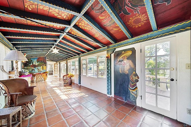 All of the decorative painting by Ignacio Martinez Rendon is either incredibly well preserved or has been touched up over the years.