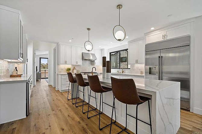 Fancy but functional kitchen: what a concept!