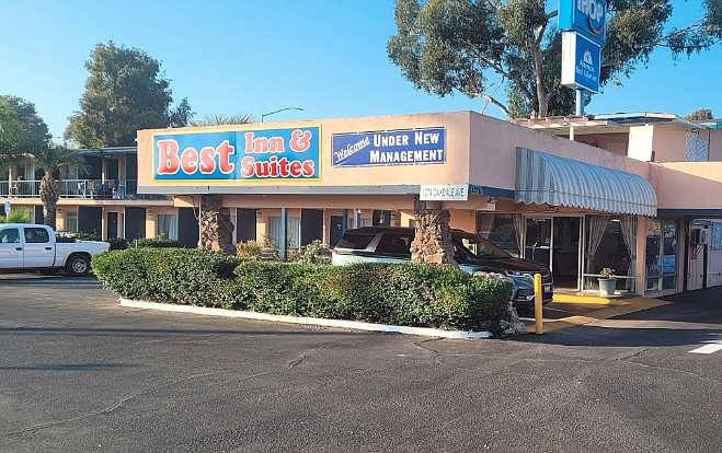Best Inn & Suites (Oakdale Ave.)