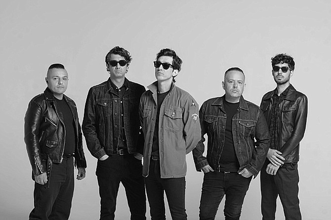 División Minúscula and The Citie take the stage at Music Box in Little Italy.
