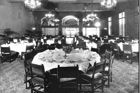 El Cortez main dining room