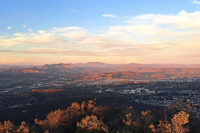 Sunset on cowles while looking east.