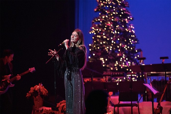 Carols by Candlelight features pop and country stars and benefits Rady Children’s Hospital