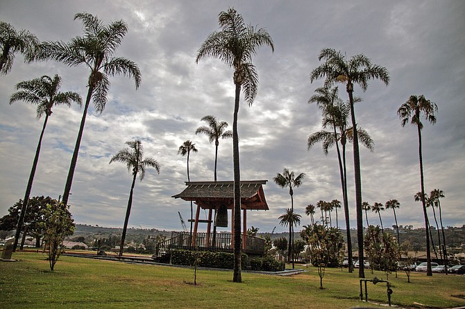 Take a 2.5 mile casual walk around Shelter Island every Thursday.