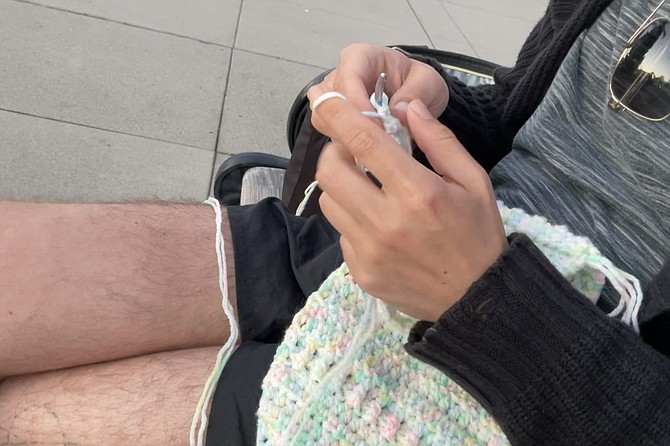 Only one needle, but you’ve got to be dexterous with your hands to make this work.