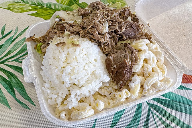 A kalua pork mini plate