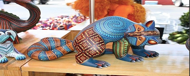 The festival also features one of the largest displays of Mata Ortiz pottery, an ancient art form renowned for its intricate process and hand-painted geometric and ancestral symbols. Skilled potters will showcase their talents and their remarkable creations.