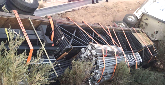 A tractor-trailer hauling stage equipment for a Luis Miguel concert overturned in Mexicali