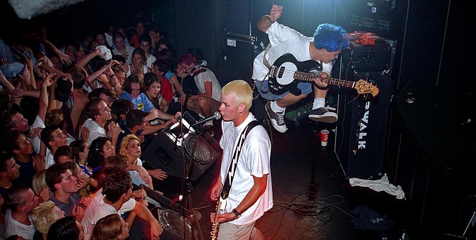 Hoppus, hopping.