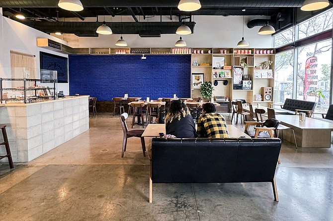 A lounge-like fusion pizza bar and Japanese eatery