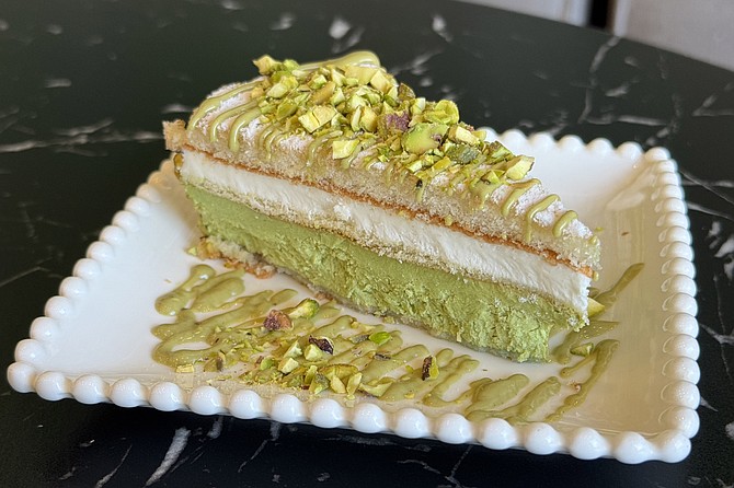 Pistachio and ricotta cheese cake