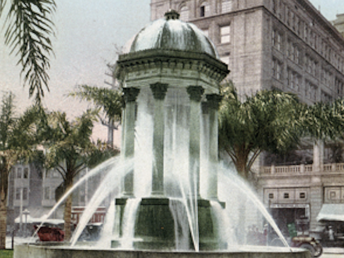 The final design for the fountain abandoned the use of gold leaf and shifted the eagle from the top of the outside dome to the top of an inside dome.
