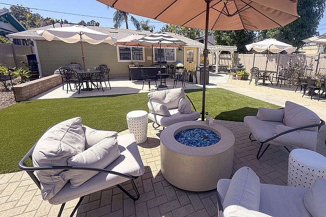 Backyard wine and cheese board service from Thursday to Saturday