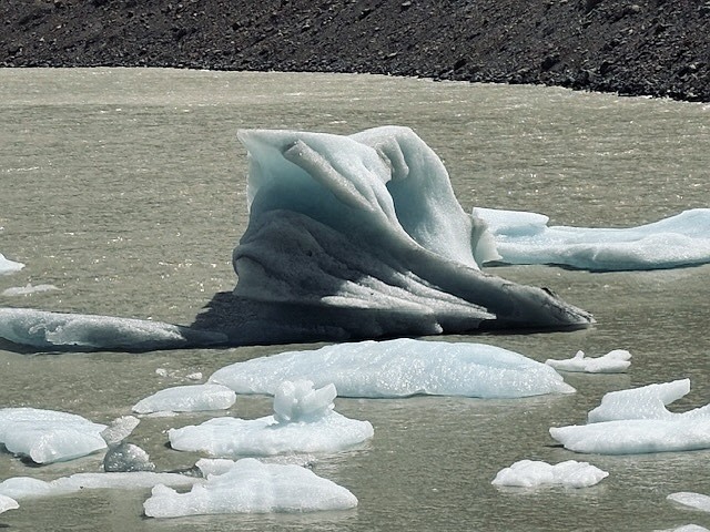 A peculiar mini iceberg