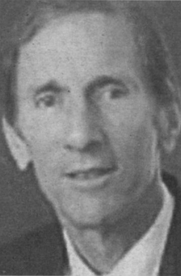 Father of the bride was Warren Hellman, a multi-millionaire investment banker and venture capitalist with close connections to the University of California.