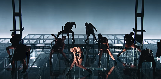 FKA Twigs in concert