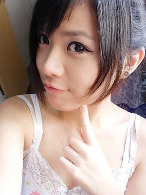 yuliamika321's avatar